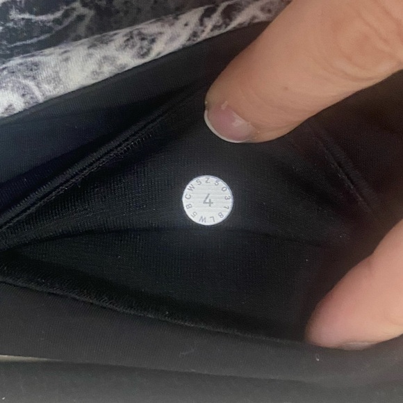 Lululemon women's 4 sweat and repeat serigraph starlight high waisted LIKE NEW - Picture 6 of 8